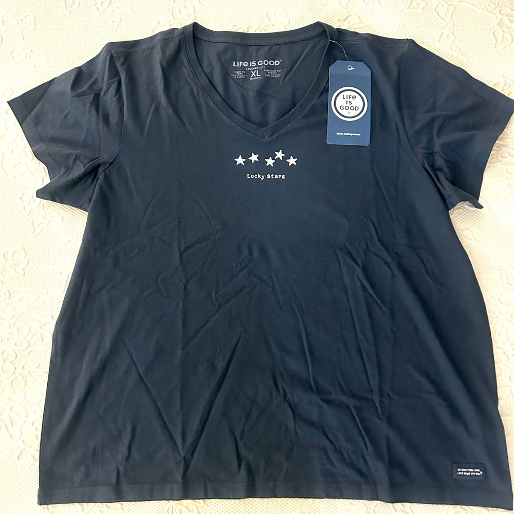 Life Is Good Short Sleeved Crusher-LITE 
V-neck T-Shirt.  XL, Navy Blue. NWT